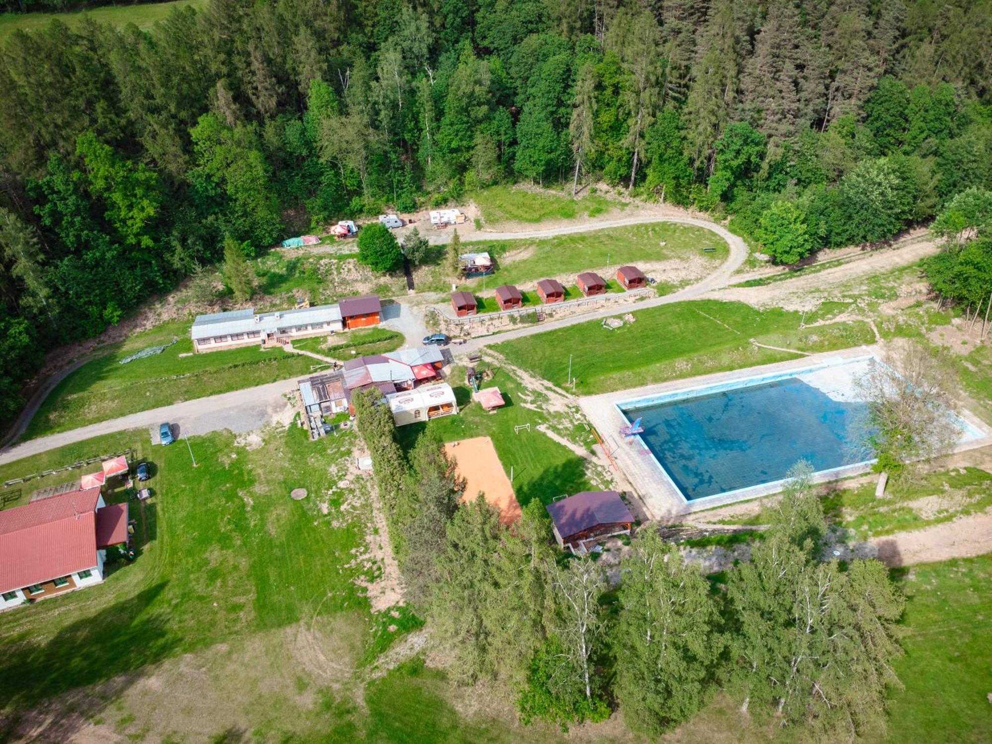 Karavan 1 V Arealu Koupaliste Bystre V Orlickych Horach Exterior photo